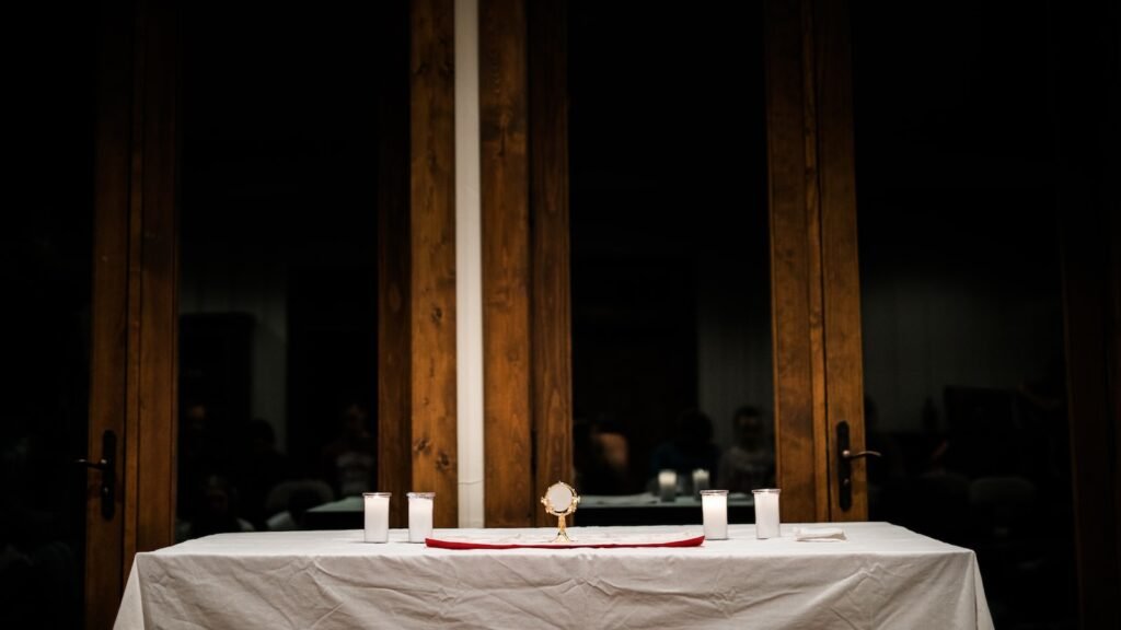 Top 5 Emergency Candles: A Complete Review