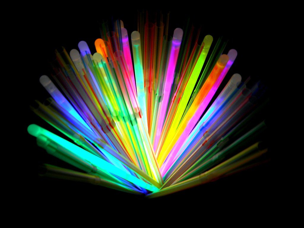 Top 5 Emergency Glow Sticks: A Complete Review