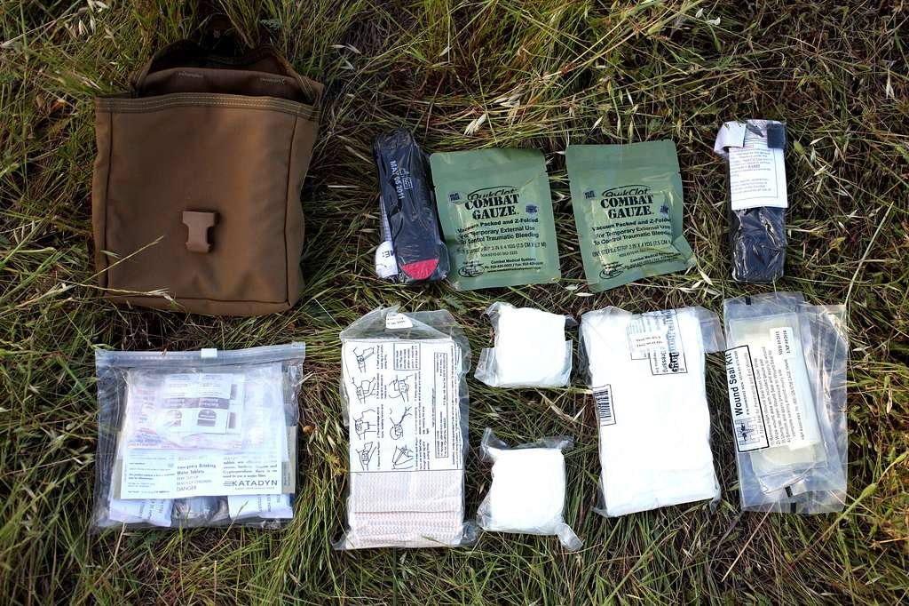 How to Make Your Own Off-Grid First Aid Kit